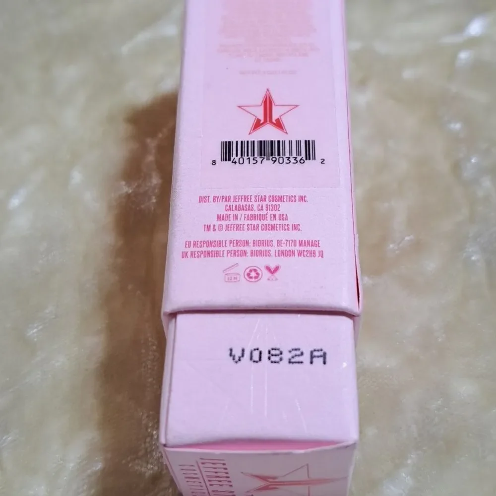 NIB Jeffree Star Velvet Trap Red Affair